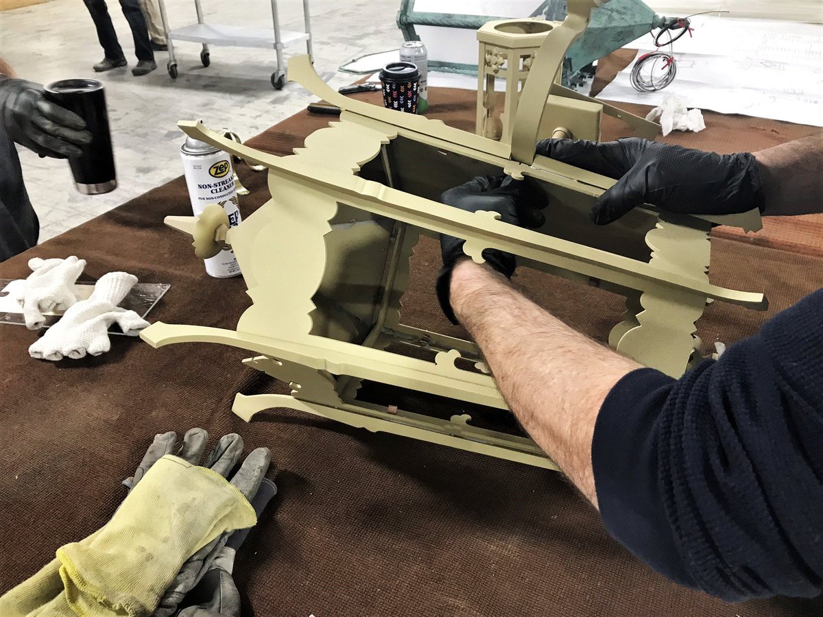 CrenshawLight's tweet image. We fabricated these brass fixtures to be historically accurate replications for the beautiful @UMichLaw and applied our Custom Aged Verdigris Patina to provide that natural weathered look. #customlighting #historicreplication #verdigrispatina