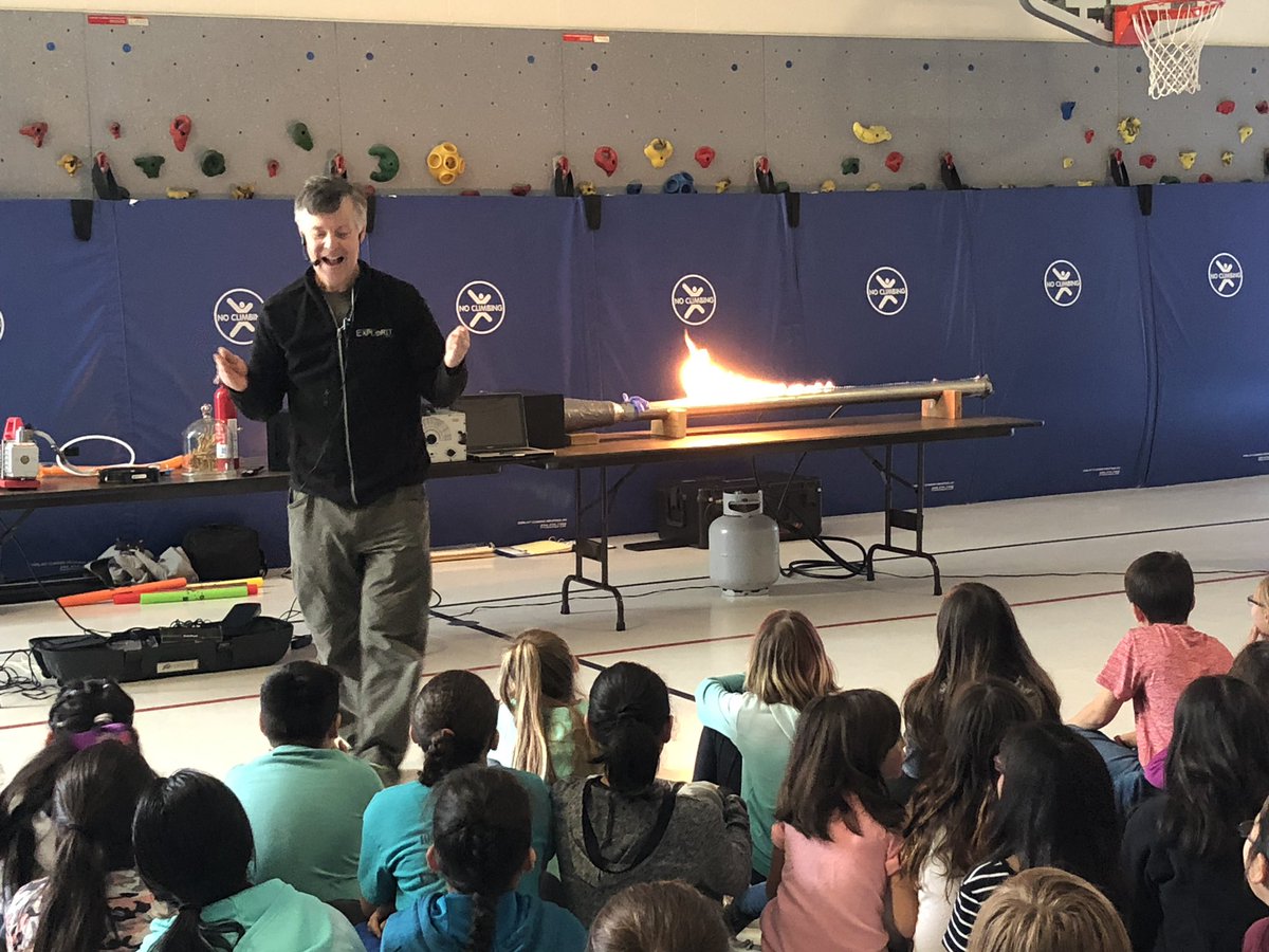 MrsCoffinsClass's tweet photo. We are SEEING sound waves at Grant today!!! WOWWWWW!
#edgertonscience #npspanther https://t.co/lqcg5IUvEf