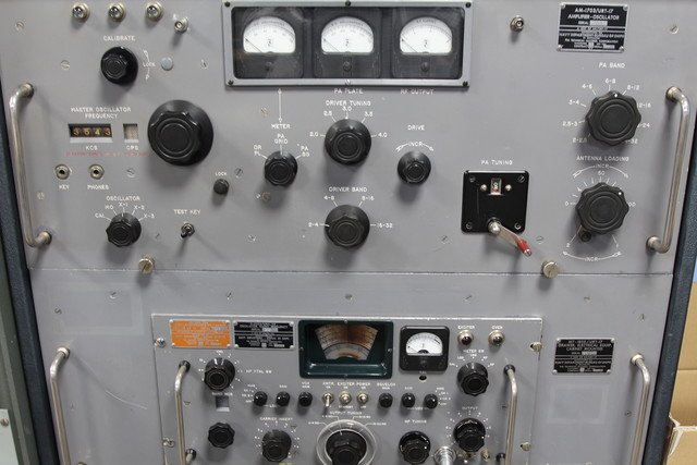 Look what we have here, a TMC transmitter amplifier, TMC  1Kw SSB transmitter and amplifier. This device was used by the US Navy. If you wish to help us clean, and restore the pride in these radios, then please contact us. #RCMGB #RadioCommunication #volunteer #technology #museum