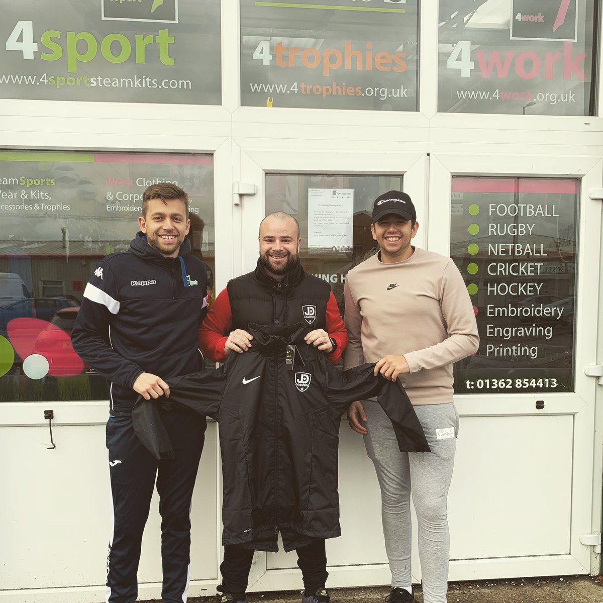 JasonDaydo's tweet photo. I want to thank @4sportsgroup for their continued support. #JDCoaching #4sports #coaching https://t.co/4cQoJ524VC