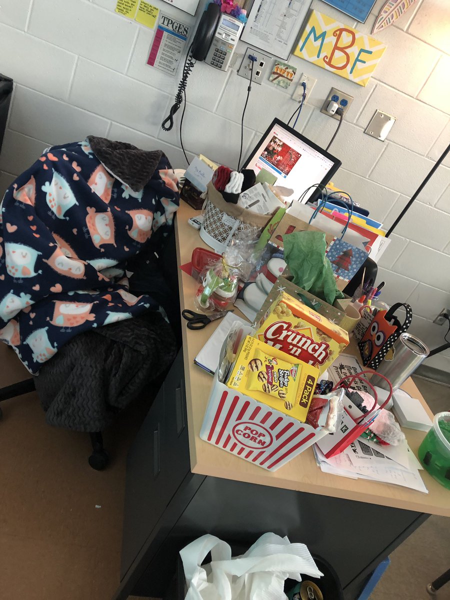 mary_bulka's tweet photo. The #bulkettes sent me on a birthday scavenger hunt this morning that culminated in one of the most caring celebrations I have ever experienced. Today, my heart is so full. I am grateful for each and every one of you #ImNotCryingYoureCrying https://t.co/Qmb4tTYUpg