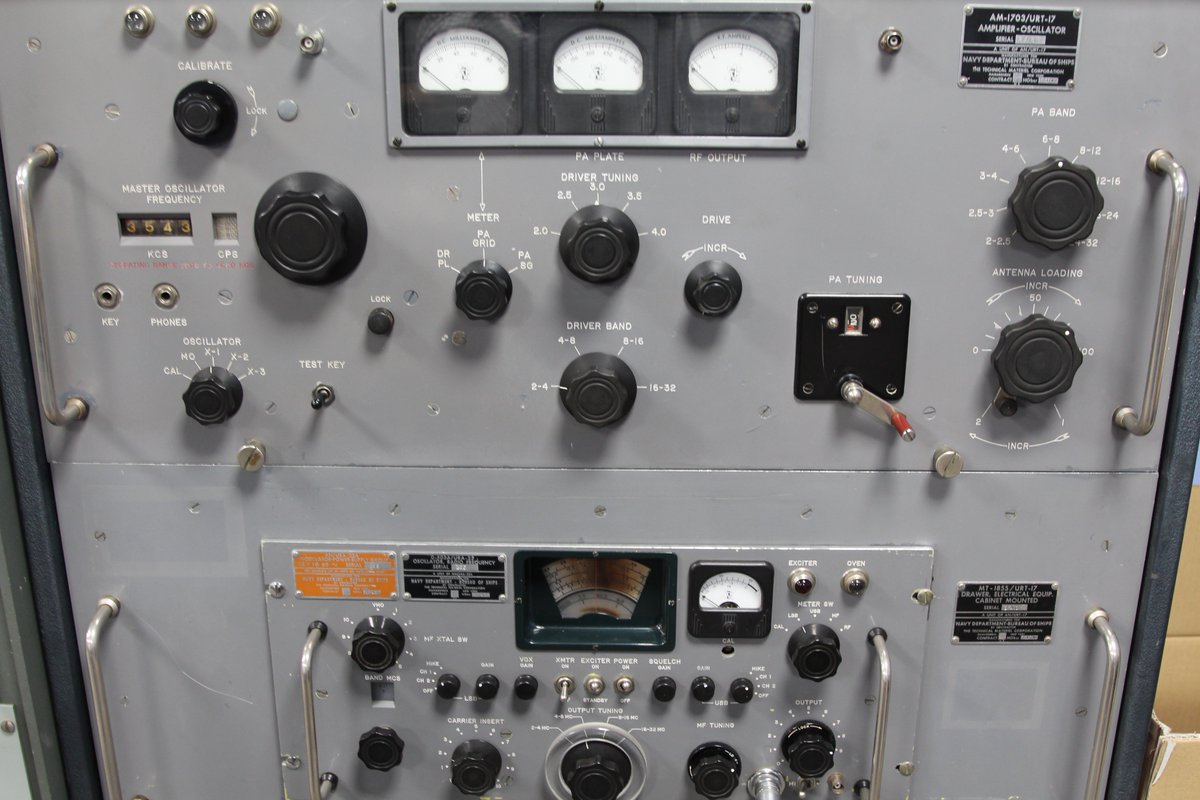 rcmgb_CommsTech's tweet image. This is a US Navy early SSB transmitter and amplifier AN/URT-17 that was used around the 50&apos;s. #Volunteering #CommsTech #VintageTech