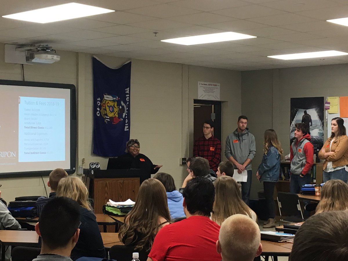LumenCHS's tweet photo. @LumenCHS Today Ripon College students shared with us a presentation on Economics of Education followed by personal experiences in small group discussion. https://t.co/yyecH1PTey