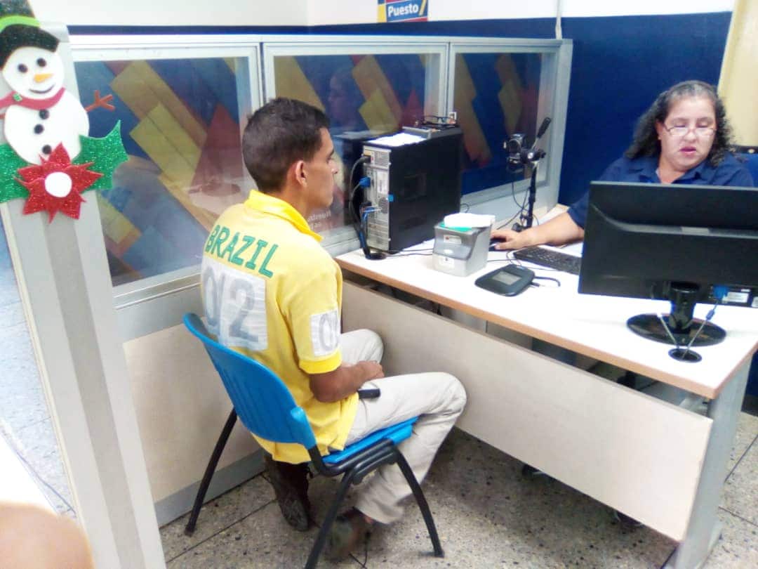 crsbarquisimeto's tweet photo. En este momento en el @SaimeBarqto2 se realiza cedulación de los egresados del @crsbarquisimeto #ReincidenciaCero @irisvarela @mspenitenciario @65Leudi @POSPENITENCIARI @DSCRCO @pili2021 @mirelct @ler1972 @DHumanosMPPSP https://t.co/FUfUj61WSl