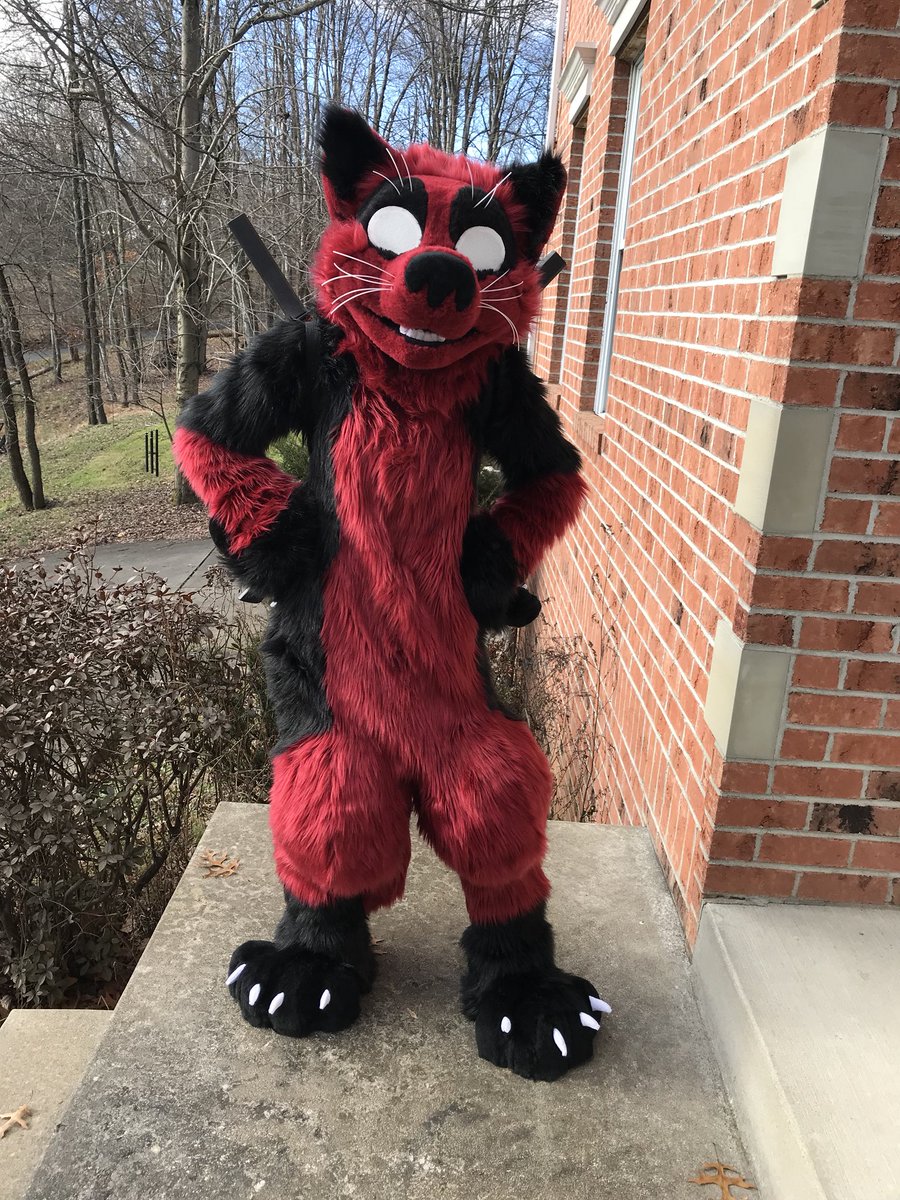 mostlybaddog's tweet photo. Introducing Wade, newest member of the #badpack! #fursuit @Machozi https://t.co/hcltaiLiRJ