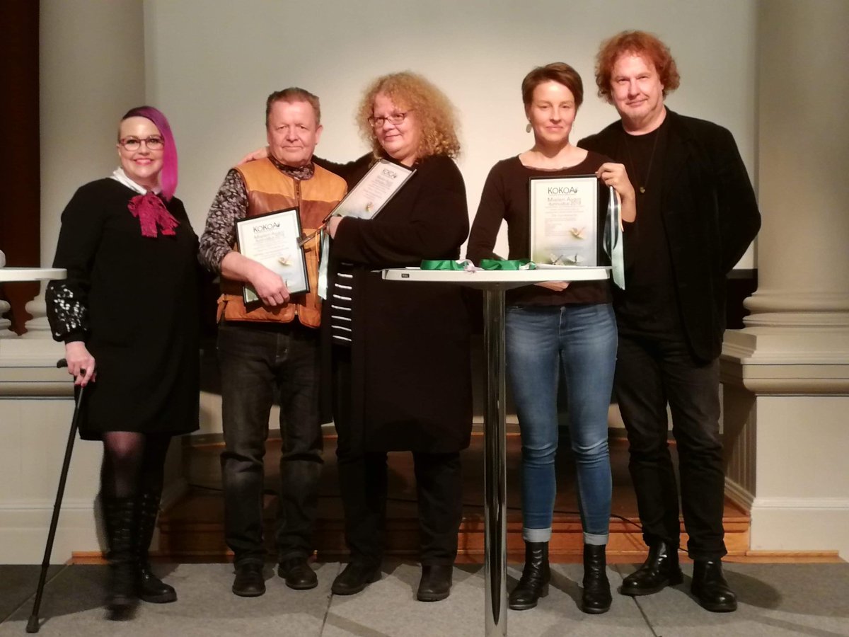 KokeNet's tweet photo. @KoKoA_ry jakoi ensimmäiset Mielen avain tunnustukset Hannu Ylöselle, Vantaan kaupungille ja OK-hankkeelle. KokeNet iloitsee meidän Hannun, yhteistyökumppanimme Vantaan ja @aklinikkasaatio hallinnoiman OK-hankkeen saamasta tunnustuksesta hyvästä työstä! Paljon onnea! https://t.co/LBZwqwTzSp