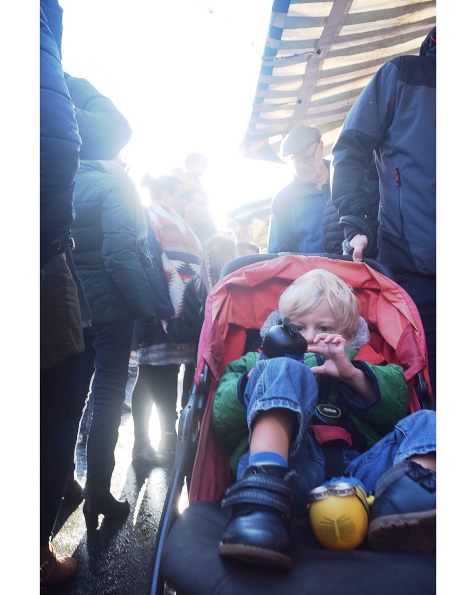 Sometimes photos taken by mistake can turn out pretty good. If you don’t say so our self 😉🎅