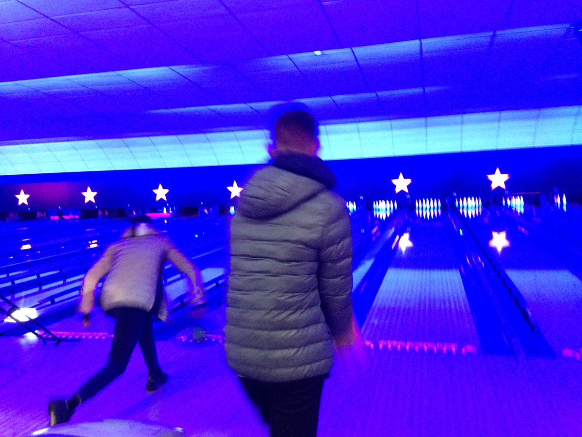ReEntryToday's tweet photo. Christmas treats #bowling #trykeepyourballinyourownlane #weneedaninstuctor https://t.co/CiTWwLfF9c