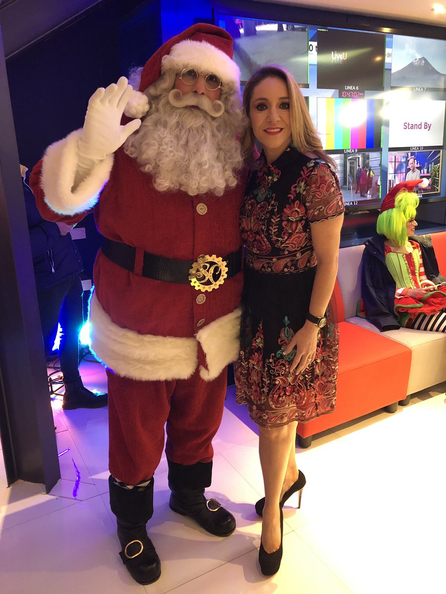 Ya lista para entrar a #PorlasMañañas en <a href="/Foro_TV/">Foro</a> no se lo pierdan!!! Y que me encuentro a Santa <a href="/LaVillaDeSanta/">La Villa De Santa Claus</a>