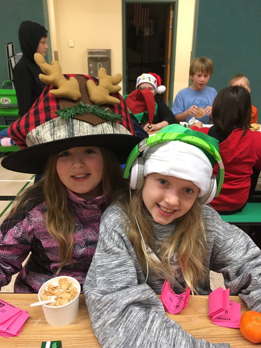 ThreeRiversK8's tweet photo. Our 5th grade #StudentCouncil decided it is a great week to have a #SpiritWeek. Yesterday was #crazysocks, today is hat &amp; hair, then favorite flannel, #uglysweater, finishing with pajama day to send kids off into Winter Break! #IAmBendLaPineSchools https://t.co/OF0tmabk4r