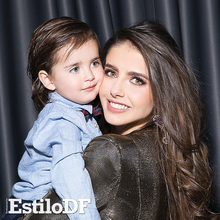 FCMichellecol's tweet photo. #FOTOS | @michellerenaud y #Marcelo En la revista @EstiloDF (2) https://t.co/WSaSYER09F