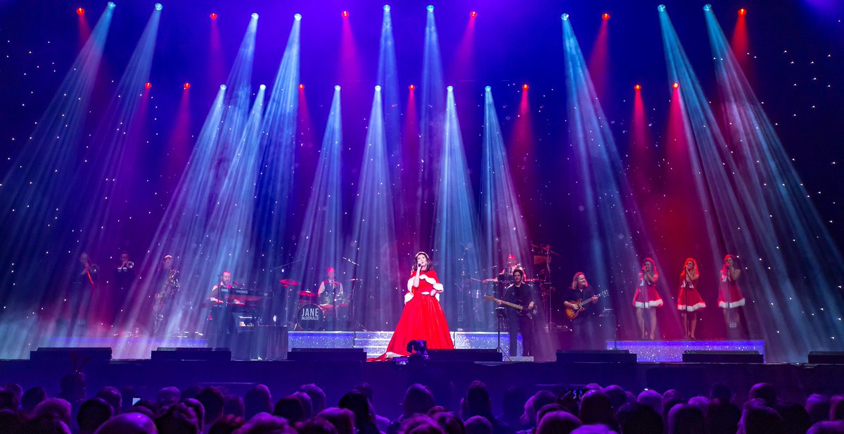 TheJaneMcDonald's tweet image. NEW BLOG: A HUGE Christmas show thank you! "I had such an amazing night on Saturday, performing at the First Direct Arena to a 5000 strong crowd was absolutely a dream come true..." Read more... ow.ly/vhJC30n28aS
