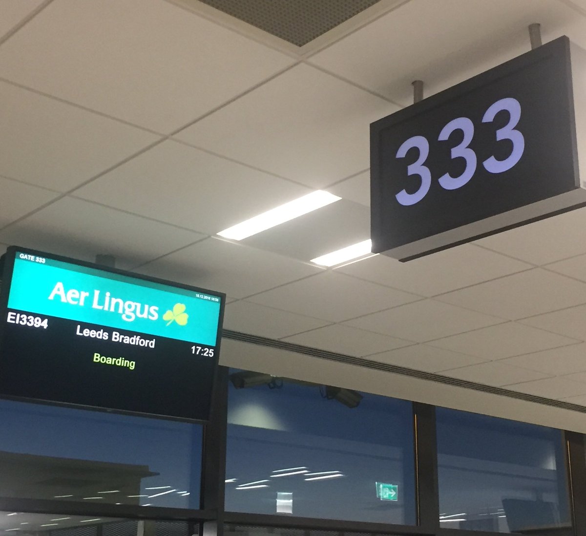 Karen_Lewis's tweet photo. Never fails to amuse me!
#treetreetree☘️
#aerlingus #dublinairport https://t.co/GHwenWZAnr