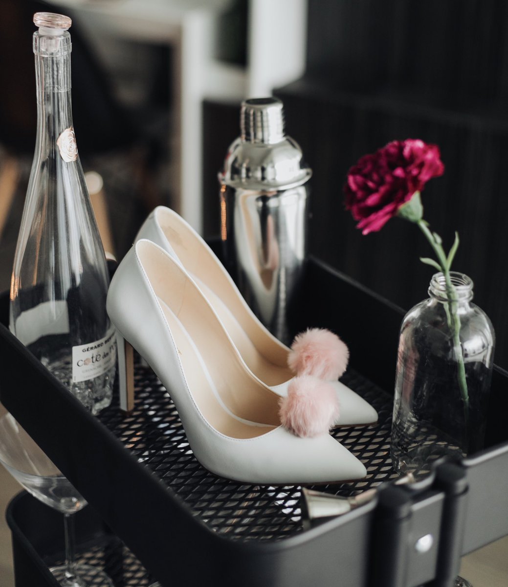 ShoeTease's tweet photo. Get your @Pombons Pom-Pom shoe clip gift sets for 20% off using code SHOETEASE20. 15 colours to choose from! ❤️💙💛💗 

Happy #gifting 💝 https://t.co/adJ10ITx38

#giftideas #pompoms #pompomshoes

📸: @BrunaRico_ https://t.co/dXM5SHTrbZ