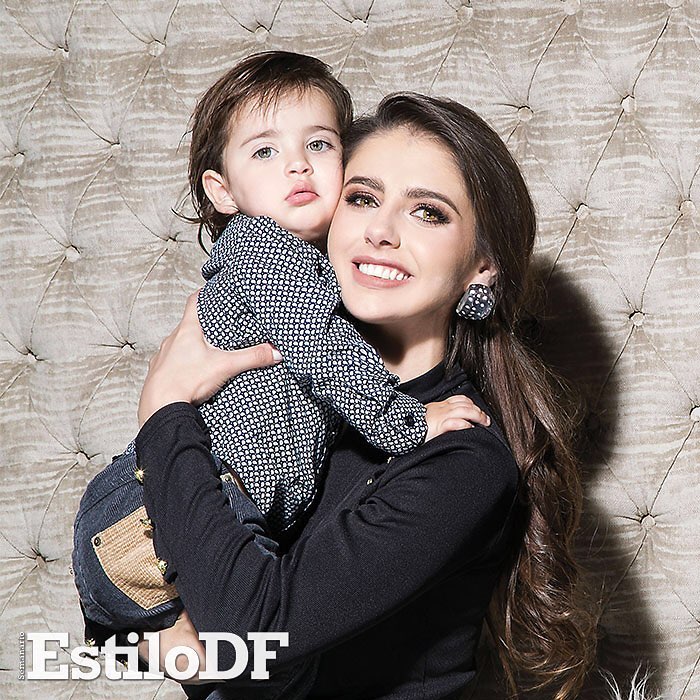 FCMichellecol's tweet photo. #FOTOS | @michellerenaud y #Marcelo En la revista @EstiloDF (3) https://t.co/qeZtMdtv8m