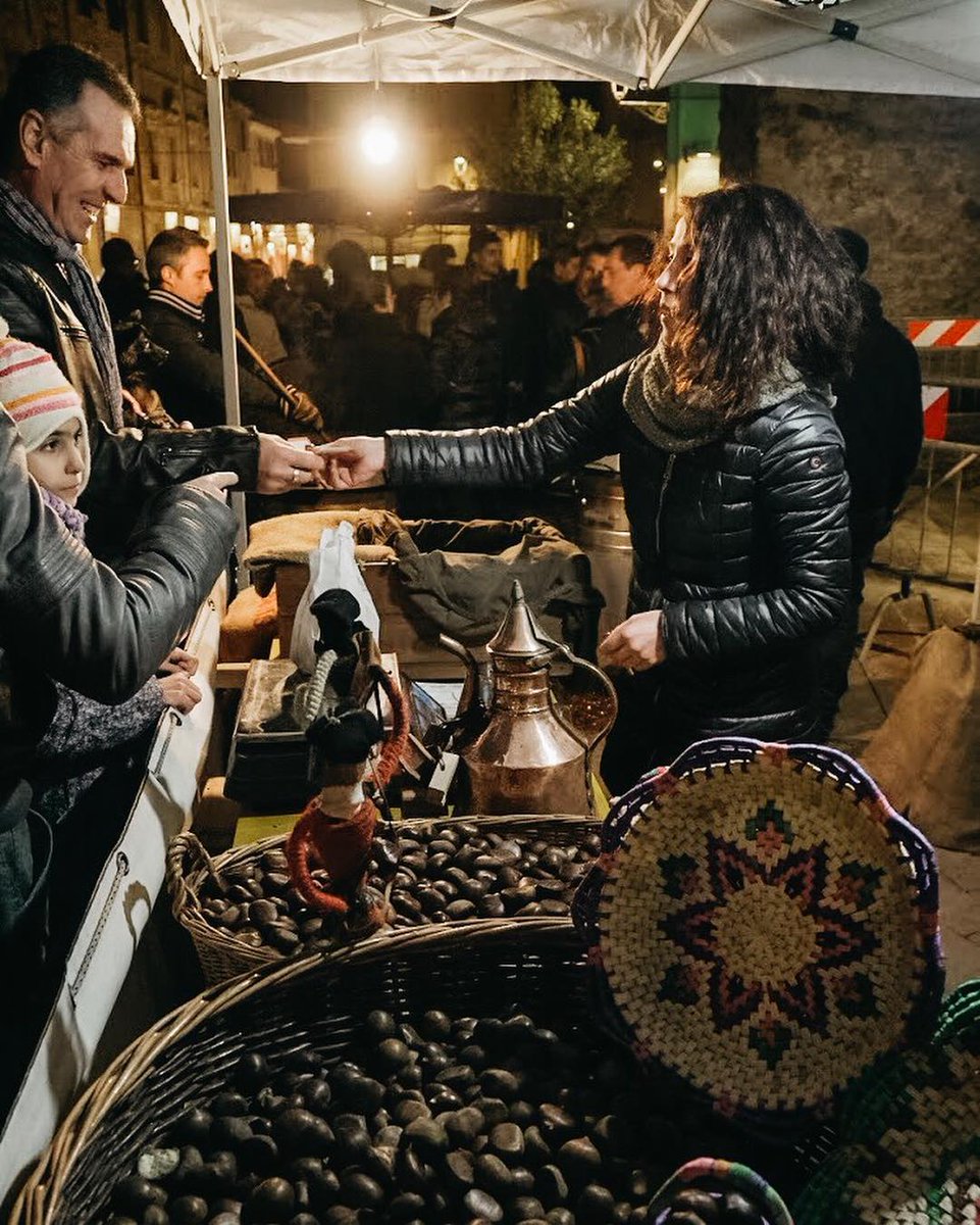 AlgheroTurismo's tweet photo. Ricordi di questo incredibile weekend algherese appena trascorso all’insegna di #mesqueunmes, con alcune immagini degli eventi più suggestivi che hanno animato la cittadina catalana. 🤩 #Alghero #CapdAny19 https://t.co/yEjOMQ0pC7