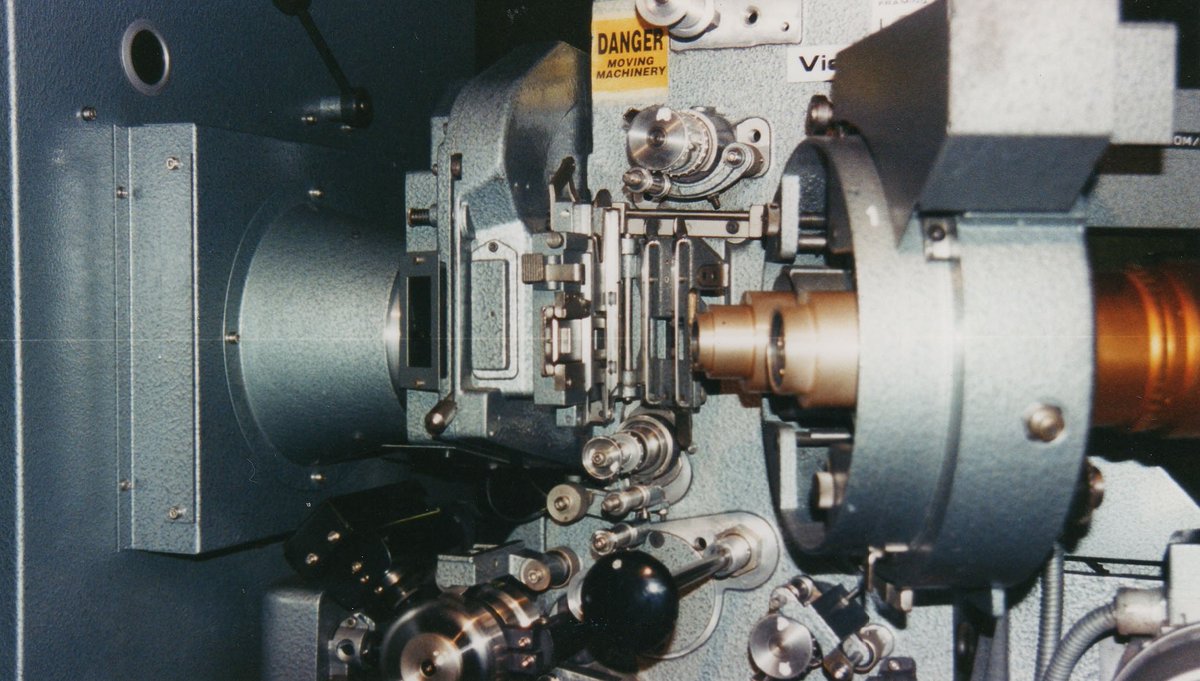 ProjectionistR's tweet photo. Cinemeccanica Vic 5 projector in my first cinema, UCI ๐๐ป #Cinemeccanica #victoria5 #vic5 #uci #ucicoolock #upinthebooth #35mm #film #projectionist #projection #projector #dublin #ireland ๐๐ฝ๐๐ฌ๐ฎ๐ช https://t.co/FPUhpBU5AL