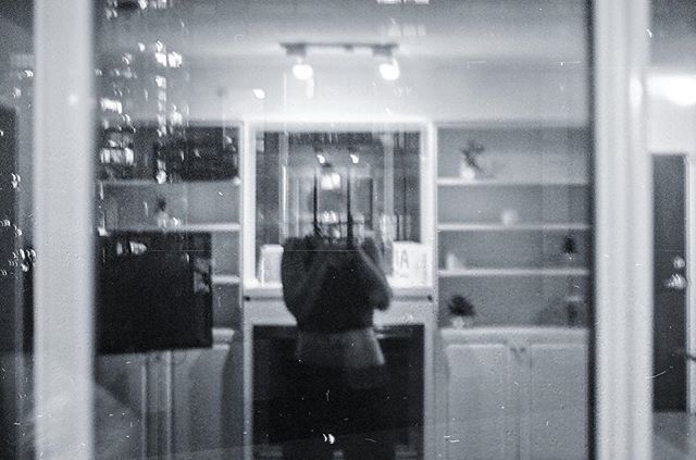 jerwaters's tweet image. Home Alone 
#Hopecomeback #olympusom2n #shootfilm #ilford #ilfordhp5 #50mm #doubleexposureportrait ift.tt/2QXhYWD