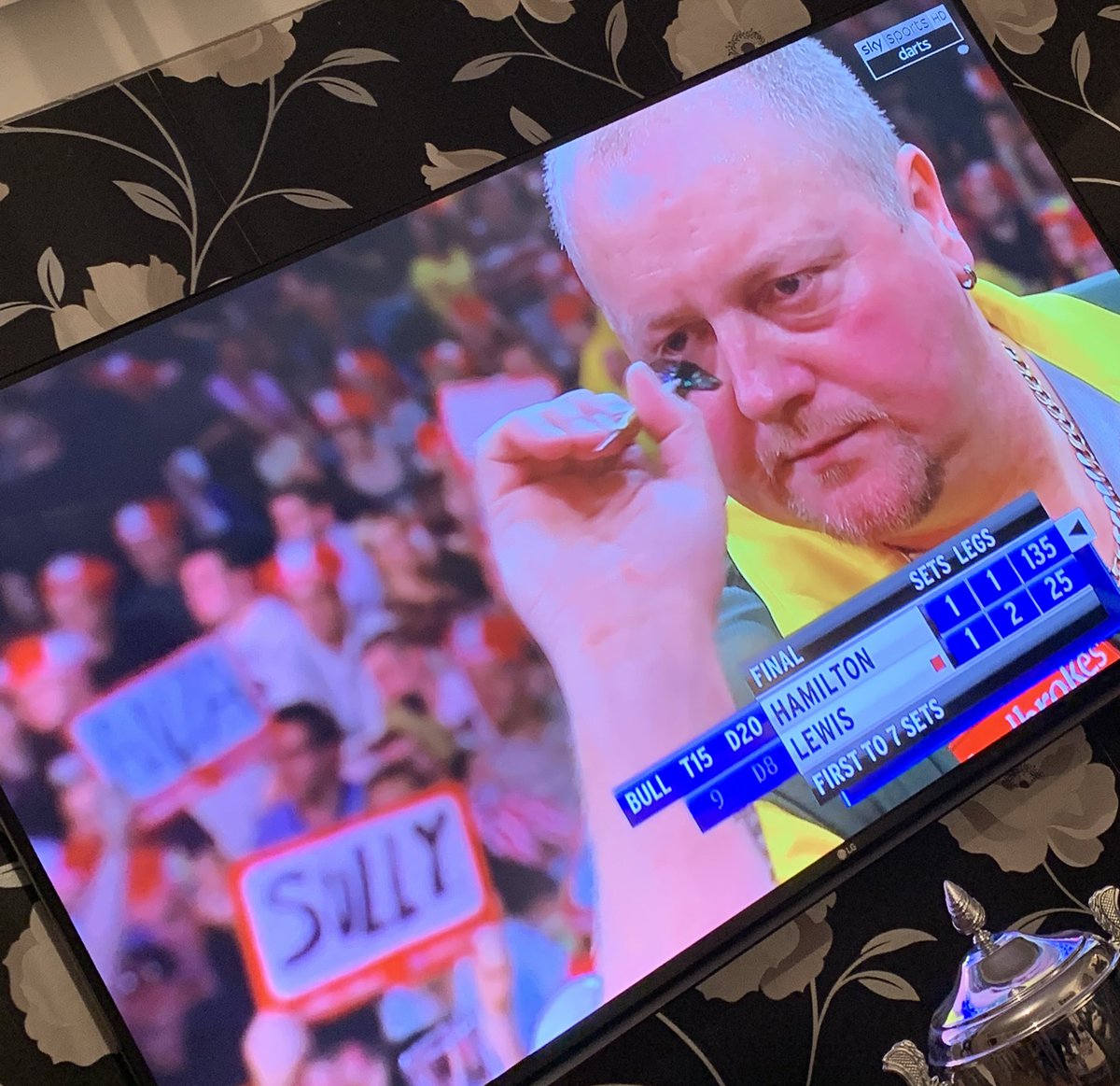 TheHammer180's tweet image. If there’s anything to get me even more in the mood for Lakeside it’s this!! Thanks @SkySportsDarts #hammertime #memories #throwback 🎯