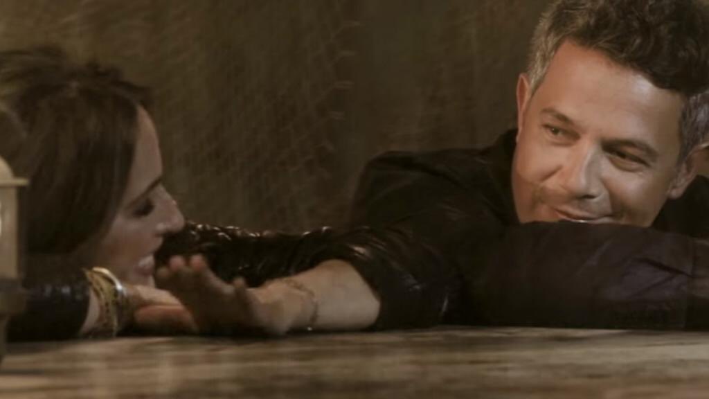 Felicidades a mi hermano <a href="/AlejandroSanz/">Alejandro Sanz</a> ,eres como el buen vino... Cada año mejor... Por muchísimos más años juntos! Te quiero ❤