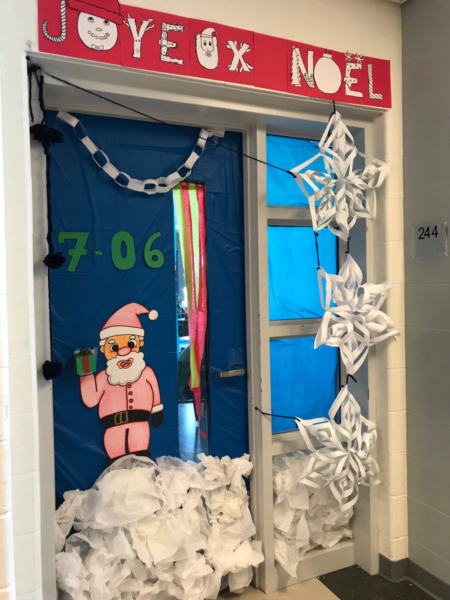 Ma porte de classe décorée par les élèves du groupe 7-06.