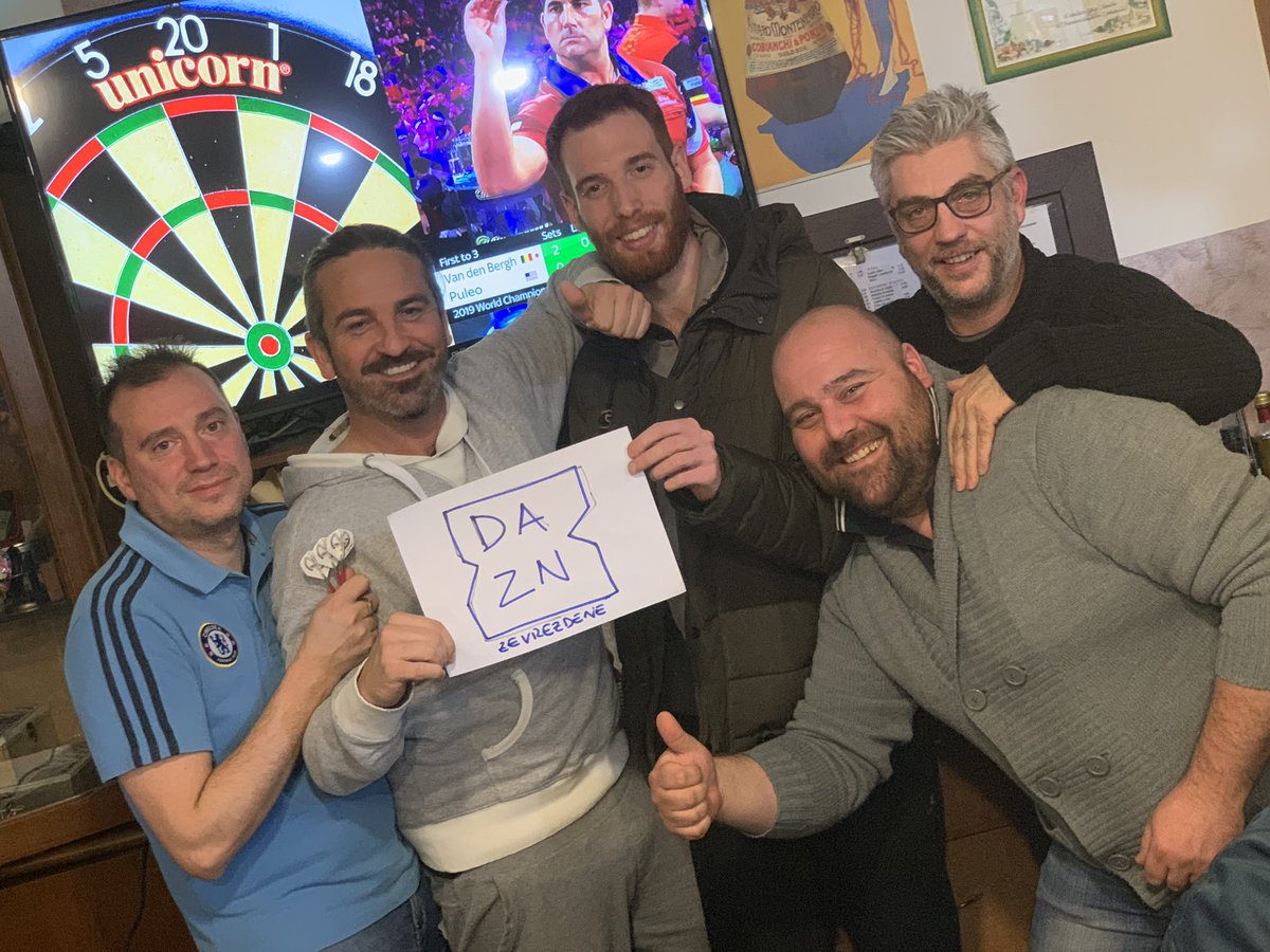 RamblaSteel's tweet photo. #dazn180 un saluto dagli amici del Rambla Steel, @PassAlessio @SamueleCasotto , Griffa, @stefanopic e cicciarella!! Ciao Giurdo! https://t.co/kpLoAnYZ7v