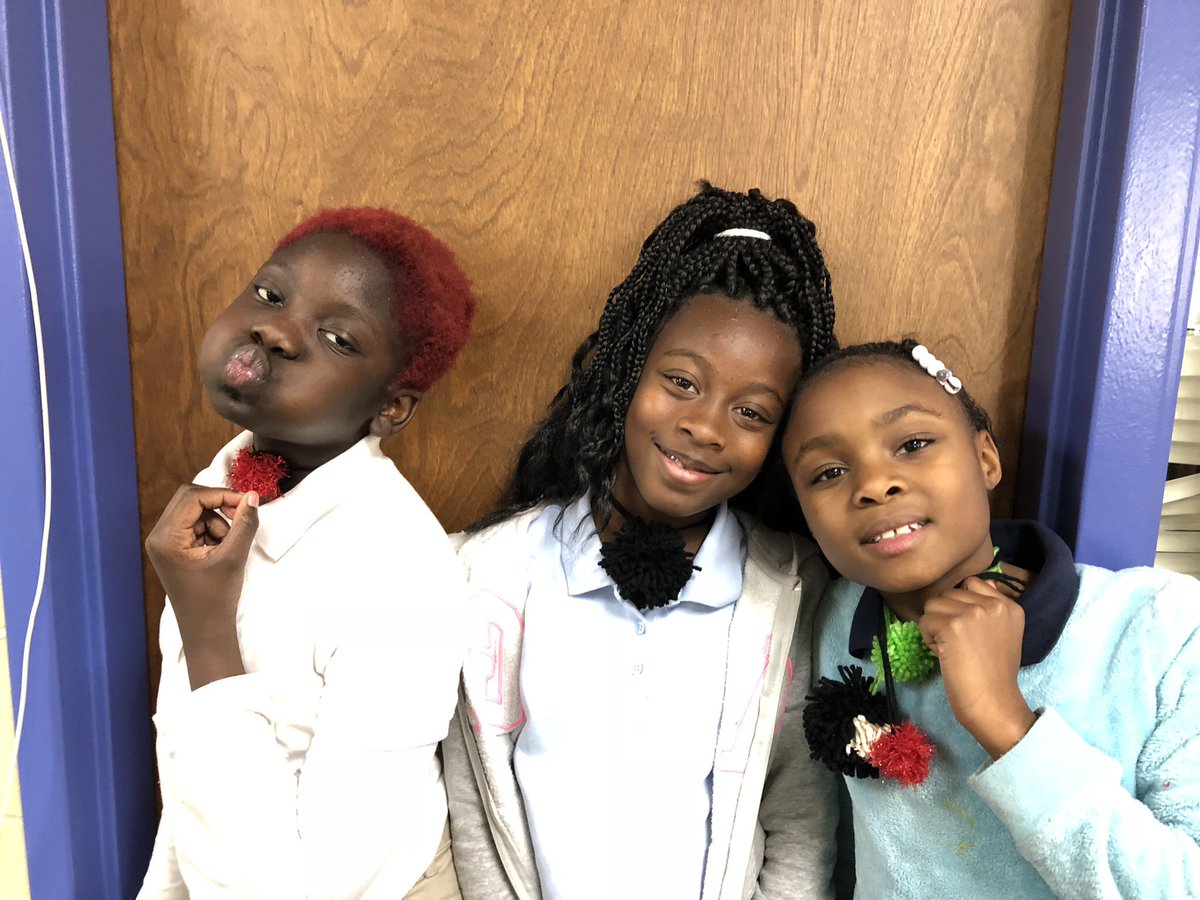 kellyanne1905's tweet photo. Day 11 #TL12DaysofTwitter It’s been a good 1st semester in the @mtessharks library, but my favorite thing is my group of 5th grade lunch visitors! @VOCALCCSD https://t.co/KJbS6vqmSK