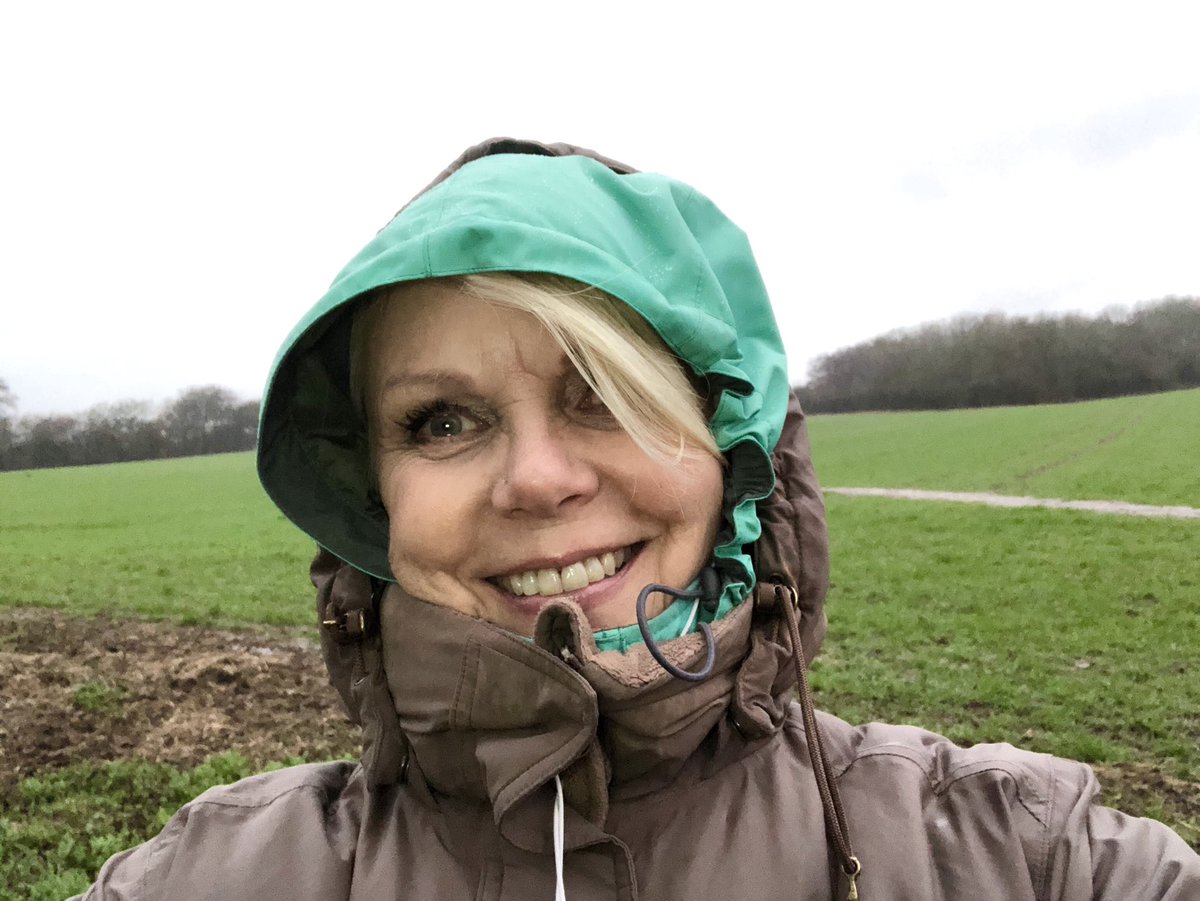 janeparenting2's tweet photo. I used to hate going out in the rain. But today I got round a VERY rainy walk by being grateful for my coat, wellies, legs, the fields, and being able to go back to a dry home. Made all the difference 😊😊 #gratitude #wellness #lifeisgood #lifechanges #lifechangecoach https://t.co/bi6n1Chukj