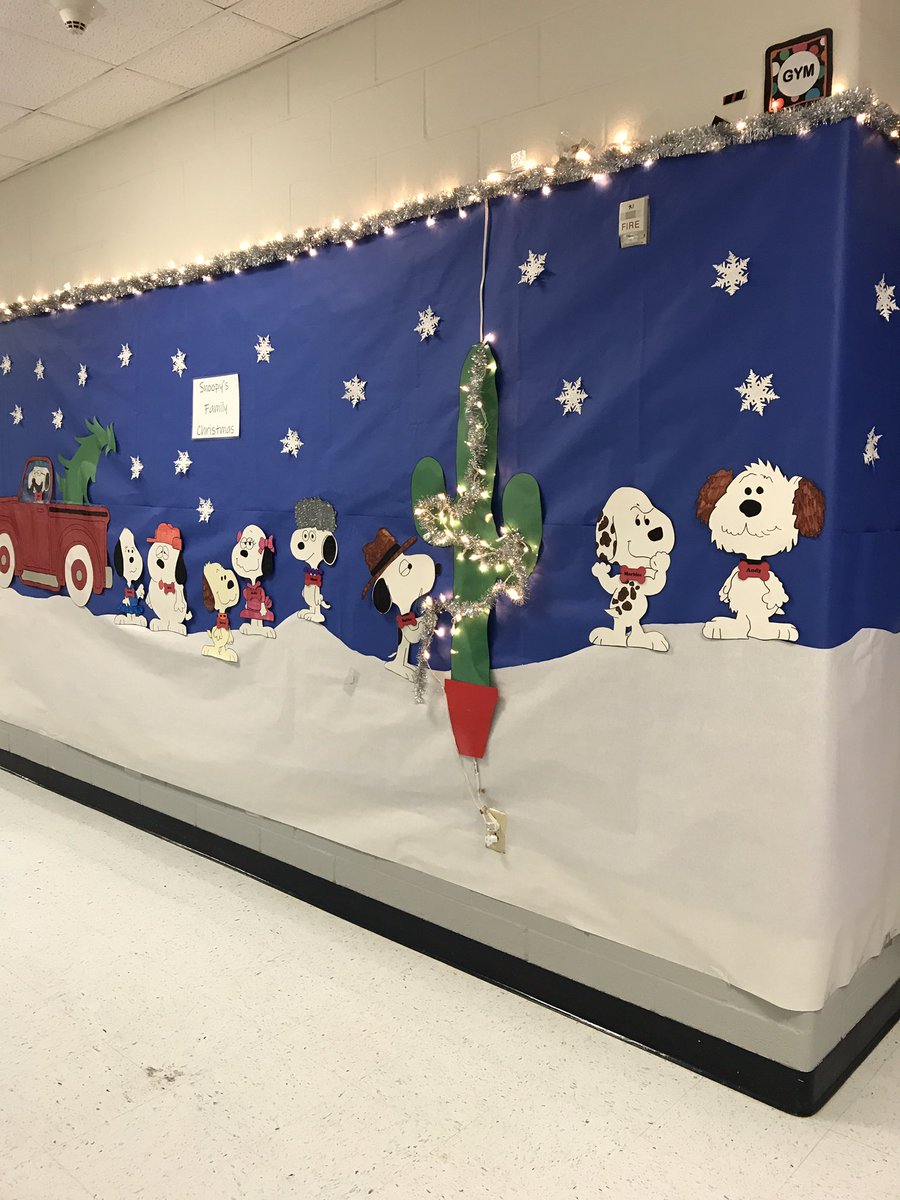 rnorriss1's tweet photo. Ms. Norriss’s, Ms. Tammy’s, and Ms. Martischnig’s doors and wall are all decorated for Christmas! #jagsofjefferson #iamwfisd #wfisddoors https://t.co/6tS4x1D8i4