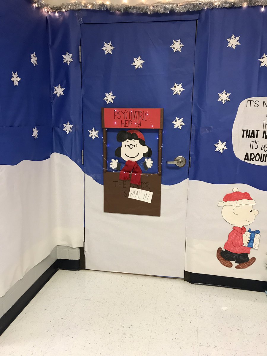 rnorriss1's tweet photo. Ms. Norriss’s, Ms. Tammy’s, and Ms. Martischnig’s doors and wall are all decorated for Christmas! #jagsofjefferson #iamwfisd #wfisddoors https://t.co/6tS4x1D8i4