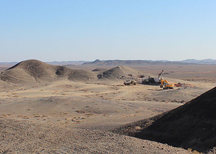 im_mining's tweet photo. The just released PEA for the @ErdeneRes #Khundii #Gold Project in #Mongolia
envisages a 600,000 t/y (ore feed) #openpit using a #contractmining hydraulic shovel & truck fleet then processing of ROM via conventional #gravityseparation & #carboninpulp plant https://t.co/6884r9fj7E https://t.co/PWvxQSygp8