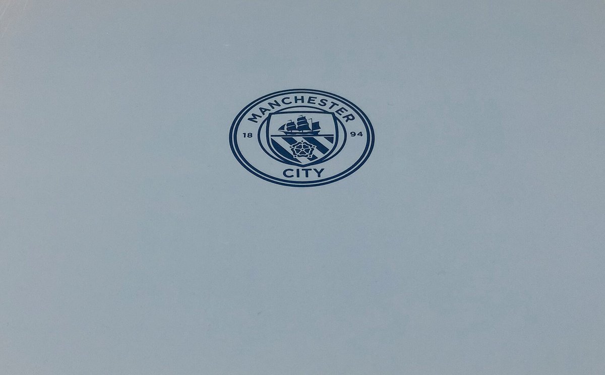 City_Xtra's tweet image. From City Xtra, to YOU! 🎁🔵

For the chance to win a signed Manchester City shirt by the one and only @DeBruyneKev:

1️⃣| Retweet this!
2️⃣| Follow @City_Xtra!

It’s really that simple! Competition closes January 1st 2019! 🖊👕🇧🇪