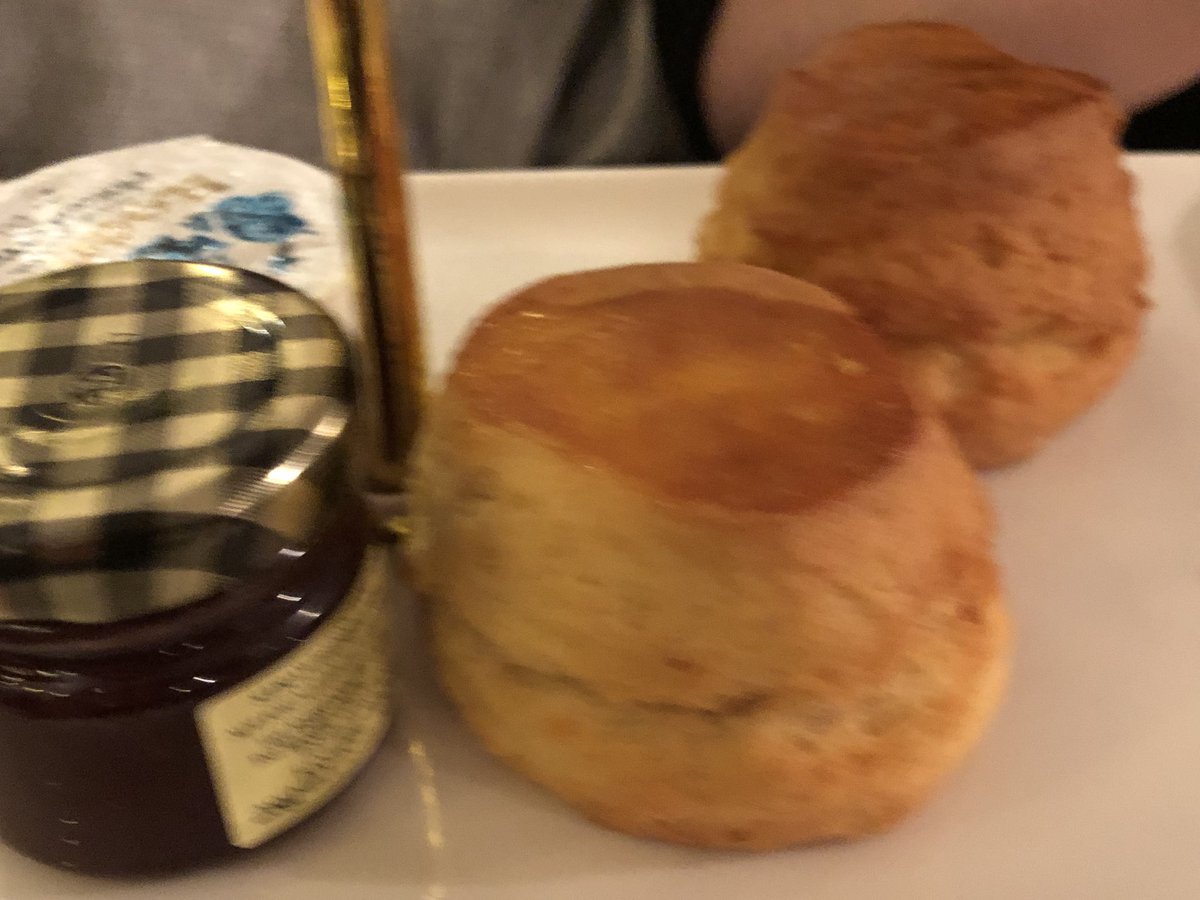 splendidstuff's tweet photo. @brigitsbakery #afternoonteabus #bbakery #brigitsbakery #brigitsbustour Brilliant trip round Christmas lit London with Christmas 🎶 🍰 🍾. Just wonderful. https://t.co/W6Ikczoj3D