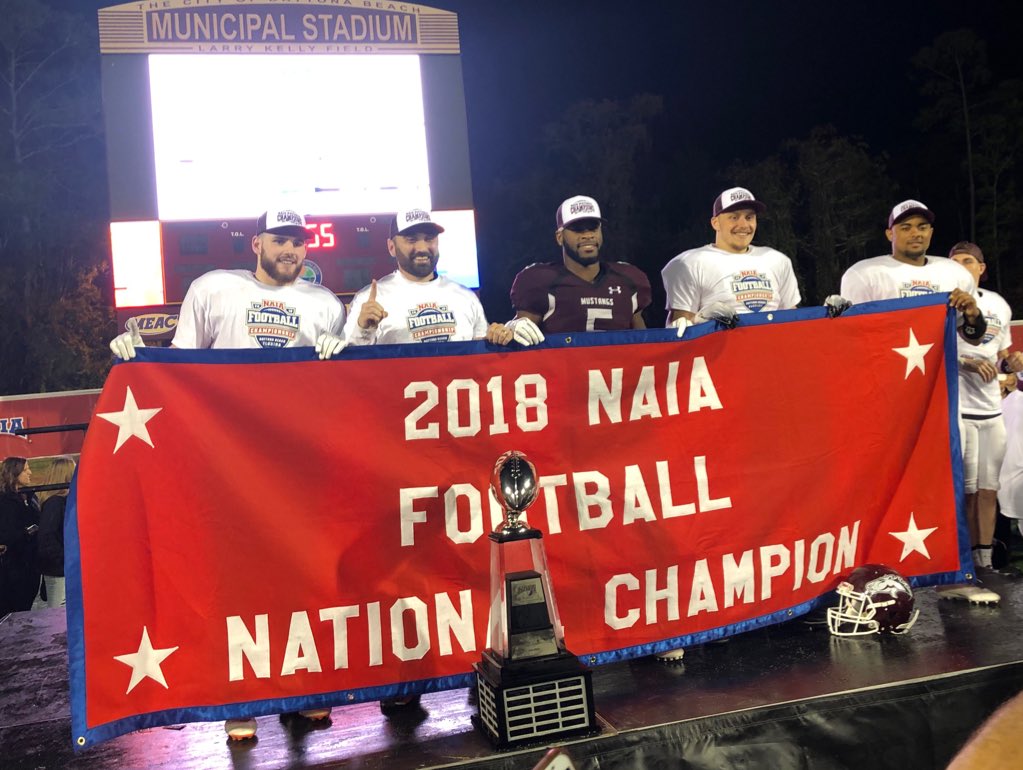 ponder_ap's tweet photo. NATIONAL CHAMPS 15-0!! I want to thank god, my family and the Mustang nation for the constant love and support . What an amazing time ! https://t.co/In7R0pFfAj