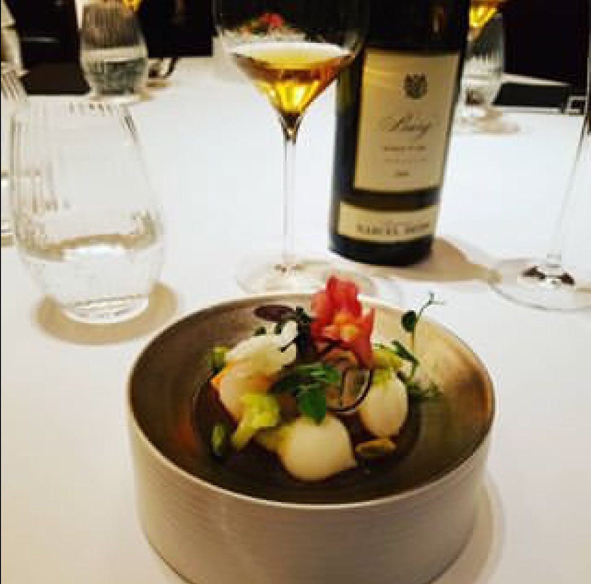 Repost @nakomoment
Et pendant ce temps à Tokyo, chez notre ami Keyzo @ Restaurant la FinS...