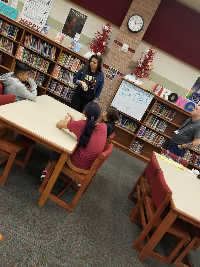 LaKiaLeo78's tweet photo. 6th Grade Lab Sites in full effect today @bozmanbroncos #steadylearning https://t.co/vkbOv3aOHO