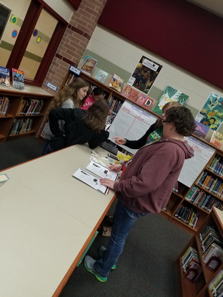 LaKiaLeo78's tweet photo. 6th Grade Lab Sites in full effect today @bozmanbroncos #steadylearning https://t.co/vkbOv3aOHO