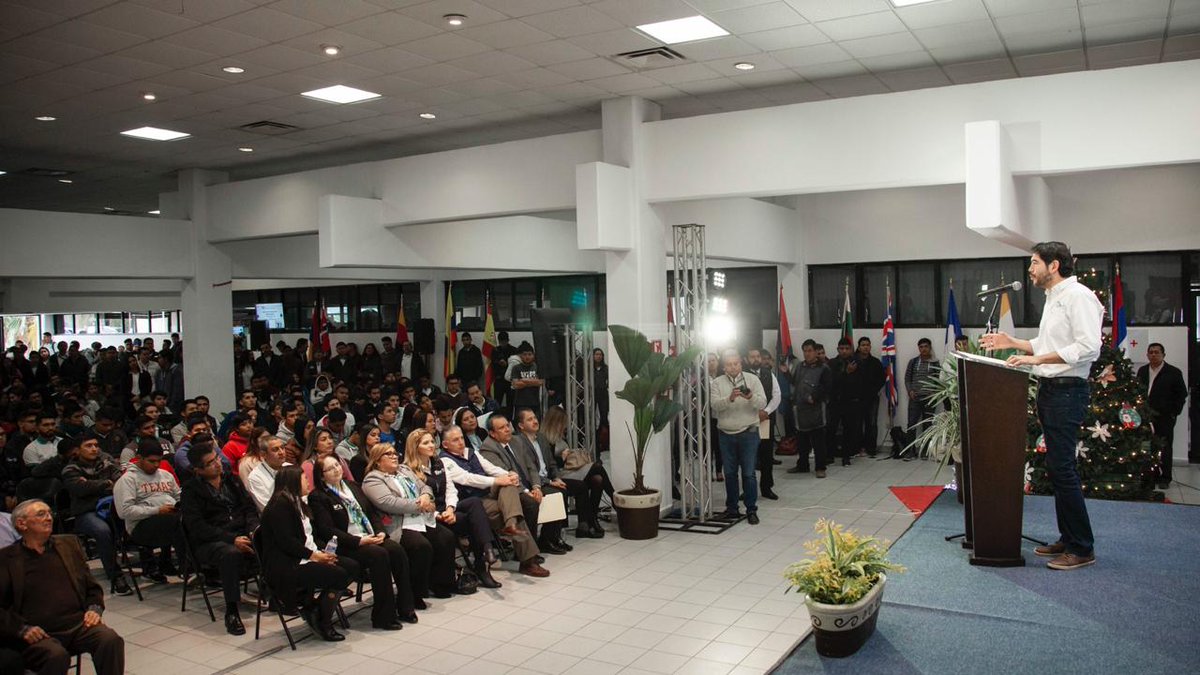 EDUCATAM's tweet photo. En la #UTMatamoros se entregaron dos placas por la recertificación de dos carreras tecnológicas, mismas que corresponden a TSU en Mantenimiento Industrial y Mecatrónica, que cumplen con estándares de calidad muy altas en la @UTMatamoros. 
#Tam #TiempoDeTodos https://t.co/AG9UUR7MCh