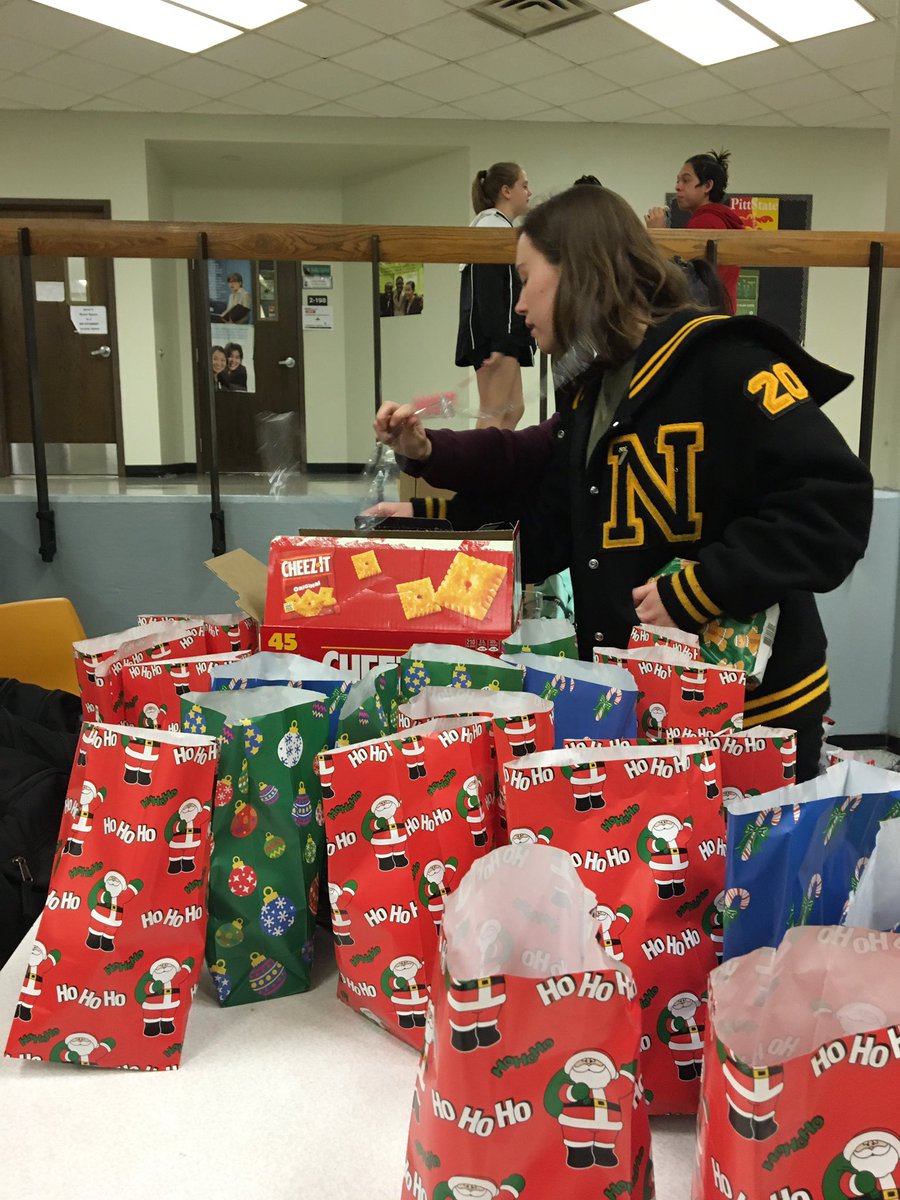 NHSRailiners's tweet photo. We just delivered 115 snack packs during all 3 lunches!! Thanks so much to everyone who bought one and good luck on the rest of your finals! https://t.co/lgsZ9wwByW