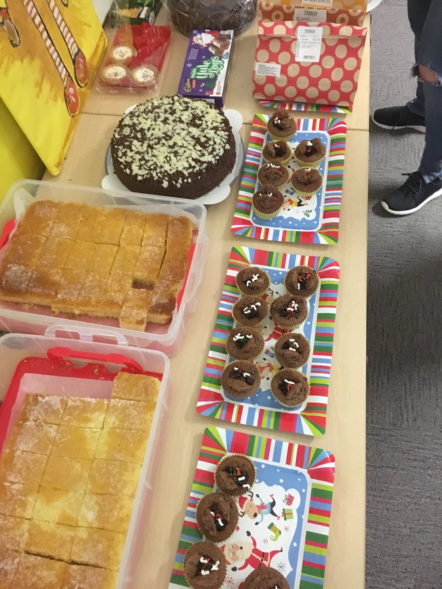 PeterKewley's tweet photo. Brilliant day celebrating a fantastic teams achievements this year #yellowcommand #dwproud #surveystartswithanumber8again thanks to @nsaxty and her mum for doing all the shopping and preparation https://t.co/dI87ToMcRV