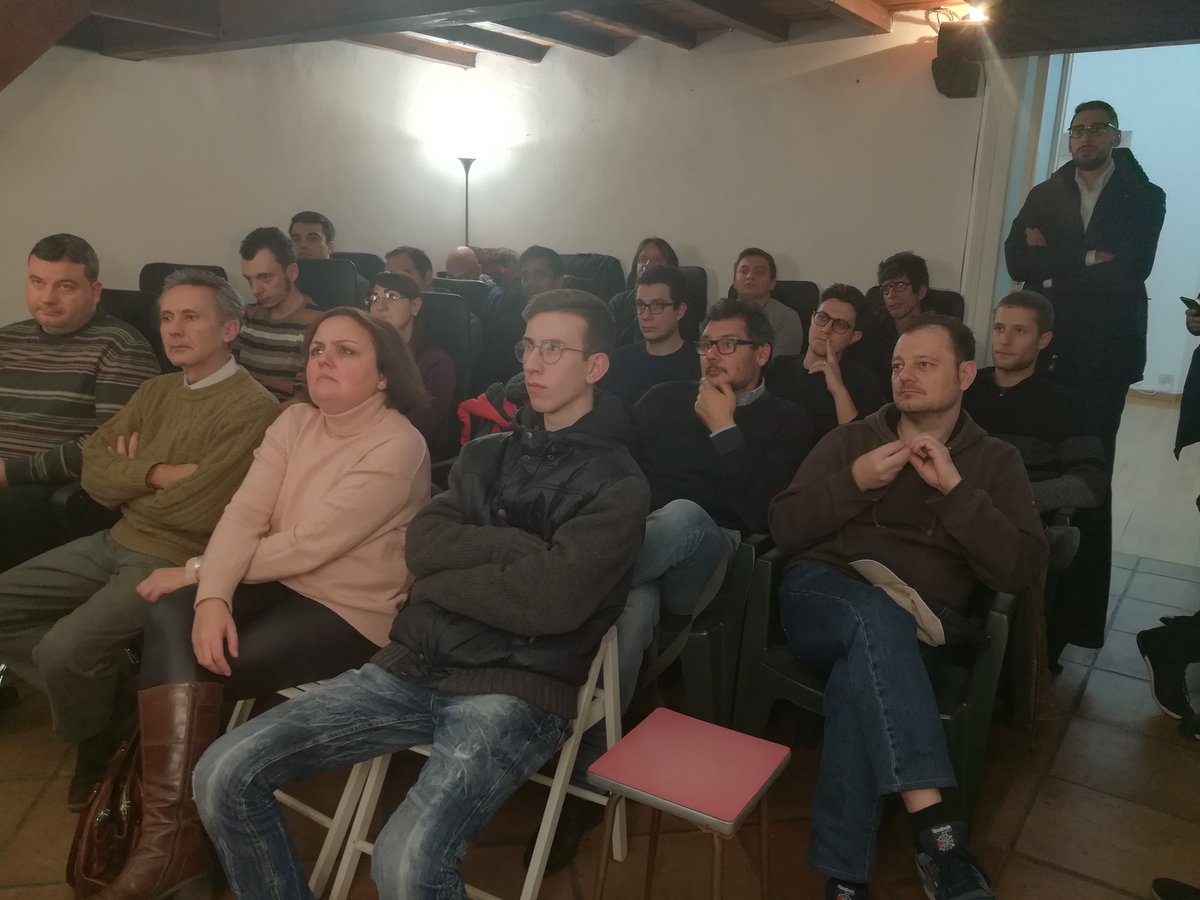 Blockchain_Roma's tweet photo. Sala piena e pronti a partire! #meetup #crypto #blockchainroma https://t.co/J1ZrghHwwM