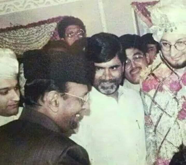 SyedSamarAhmad3's tweet image. @asadowaisi Kuch yaad Gar Lamha, SadarSahab Ki Shadi Ke Mouqa Par, #Chandradu , #Sultan #Salauddin Owaisi aur Dula Ke Chote Bhai  #AkbarUddin