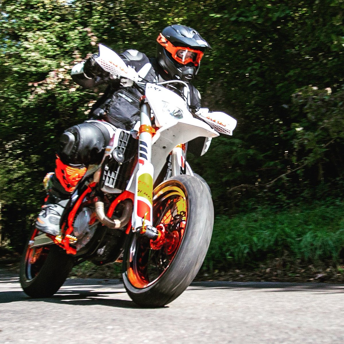 lambchops1971's tweet image. What I wouldn't give for 1 more summer's day right now 🙁 #BringBacktheSummer