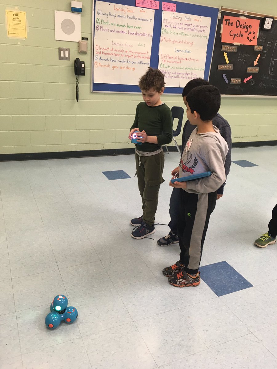 Using dot as a remote for dash.  Robot playtime!
<a href="/TDSB_Islington/">Islington JMS</a> <a href="/KatrinaKennyLC4/">Katrina Kenny</a> <a href="/simonascala6/">Simona Emiliani</a>