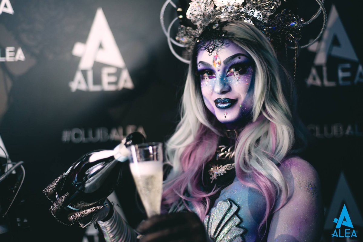 Le 31 décembre, recevez un verre de mousseux gratuit à votre arrivée avant minuit! 🥂 bit.ly/ALEANYE