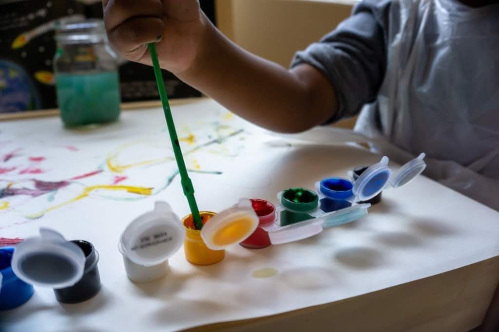BoxRocketParent's tweet photo. Every child is an artist. The problem is how to remain an artist once we grow up." - Pablo Picasso 🎨 The munchkins explored the art of mixing colors. It was cool to watch them explore the same topic in different ways. Check out some of their discoveries. https://t.co/YcBprcsMQi https://t.co/ffEZ9goyfZ