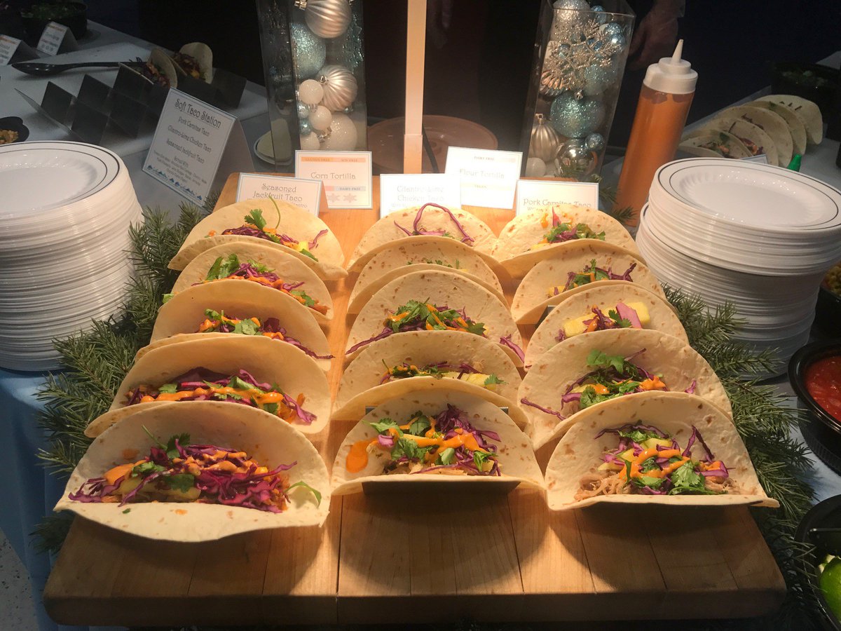 PhilaCateringCo's tweet photo. Check out this Winter Wonderland event for @Pennmedicine Hematology/Oncology Division that included 6 food stations, 2 bars and passed hors d'ouevres. 

#HolidayEvents #FoodStations #TuesdayThoughts #PhilaCateringCo #HolidayTime https://t.co/oz9mnndsfP