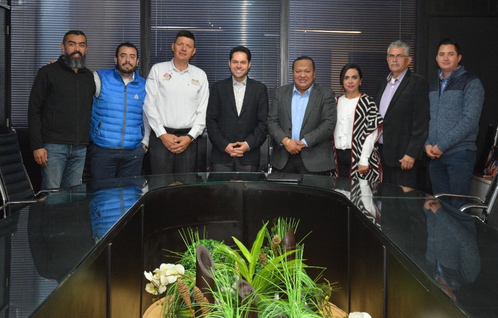 SICECyTEDD's tweet photo. Diálogo, apertura y respeto, las bases de la comunicación entre Dirección General y Sindicato de trabajadores del CECyTED, todo el éxito para el nuevo Director General de @CECyTEDurango @AMojicaNarvaez https://t.co/8LVI0nIgET