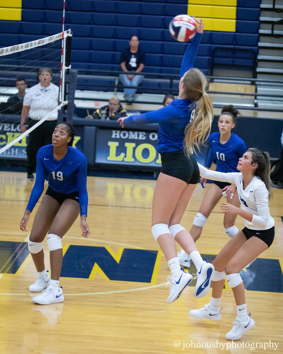 #funfact our next signee is 1 of 2 lades coming in whose sister is a #buladeforlife... she can also speak with her mouth closed... 🤯Welcome Jillian Gallarda, 6'0'' OH/RS from Lewisville, TX. #eagsup full story available at athletics.biola.edu