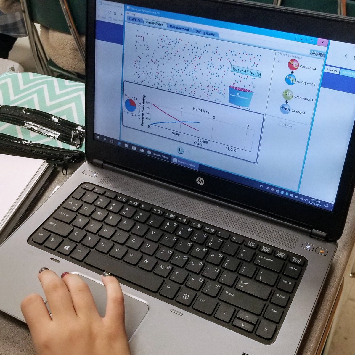 mmsscienceclass's tweet photo. Students in Earth and Environmental #scienceclass are doing some detective work using radioactive dating to determine the age of rocks and fossils here at #CharlesPMurray . #PhET #MMSForward #nhcsScience https://t.co/Ib1oJAswzI